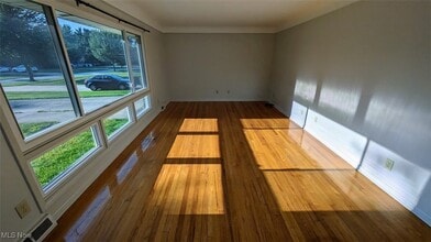 523 Harris Rd in Richmond Heights, OH - Building Photo - Building Photo