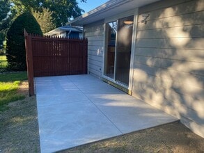 2218 Midland Dr in Erie, PA - Building Photo - Building Photo