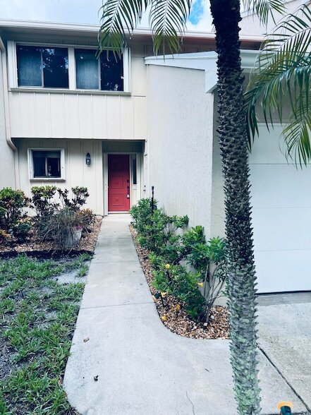 1634 SW Crossing Cir in Palm City, FL - Foto de edificio - Building Photo