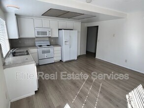 3110 Manos Dr in San Diego, CA - Building Photo - Building Photo