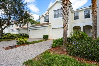 796 Hampton Cir in Naples, FL - Building Photo - Building Photo