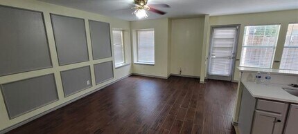 12613 Oceanside Dr in Euless, TX - Building Photo - Building Photo