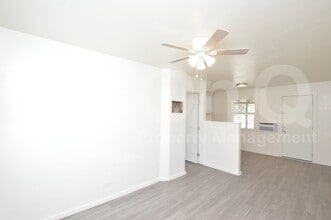 7040 Grand Ave in Glendale, AZ - Building Photo - Building Photo