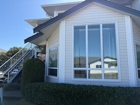 6245 Blueback Rd in Nanaimo, BC - Building Photo