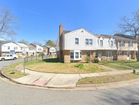 6564 Stoney Point S in Norfolk, VA - Building Photo