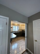 192 State St, Unit 2 in Bristol, RI - Foto de edificio - Building Photo