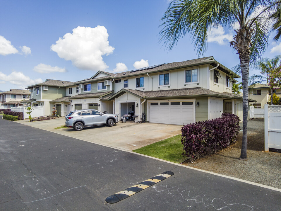 Nohona at Kapolei in Kapolei, HI - Building Photo