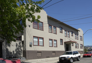 1545 3rd Ave in Oakland, CA - Building Photo - Building Photo