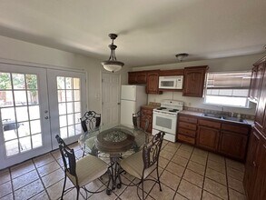 104 Richard's Court in Del Rio, TX - Building Photo - Building Photo