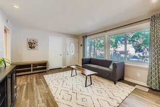 7244 Knox Ave S in Minneapolis, MN - Building Photo - Building Photo