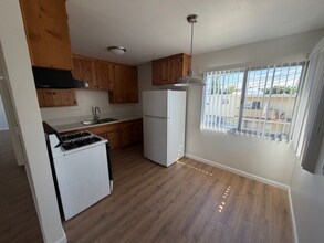 4383 Idaho St, Unit Unit 10 in San Diego, CA - Building Photo - Building Photo