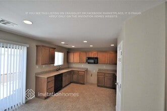8271 Amphora St in Las Vegas, NV - Building Photo - Building Photo