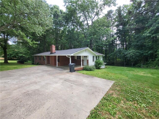 6707 Campground Rd in Cumming, GA - Building Photo - Building Photo