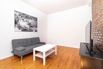 337 E 94th St in New York, NY - Building Photo - Building Photo