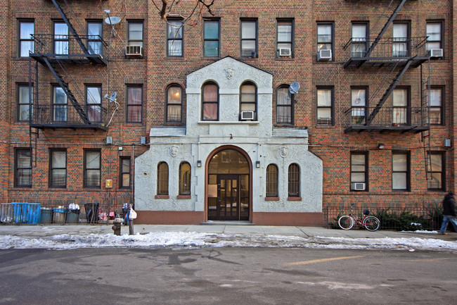 2101 Beekman Place in Brooklyn, NY - Foto de edificio - Building Photo