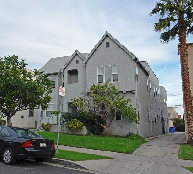 330-332 N Stanley Ave in Los Angeles, CA - Building Photo - Building Photo