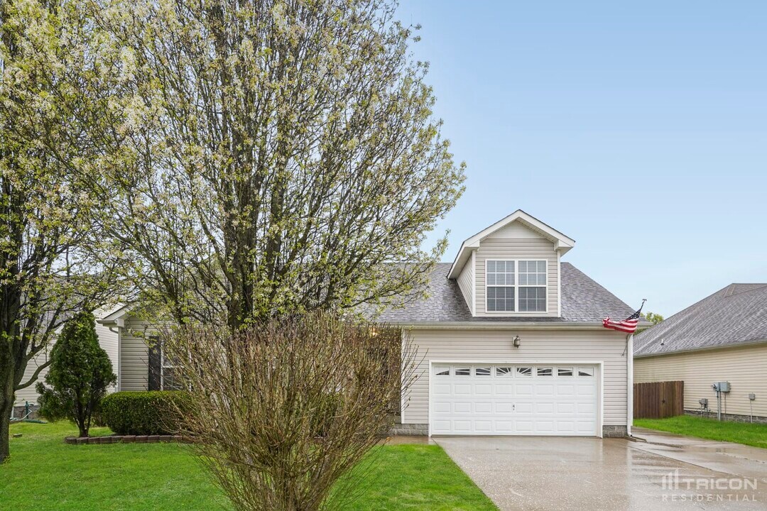 3767 Bret Dr in Clarksville, TN - Building Photo
