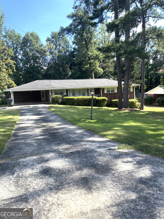 property at 1255 Angelia Dr SW