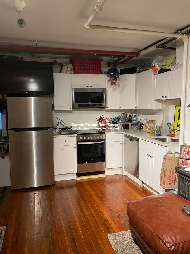 178 Marlborough St, Unit BR in Boston, MA - Building Photo - Building Photo