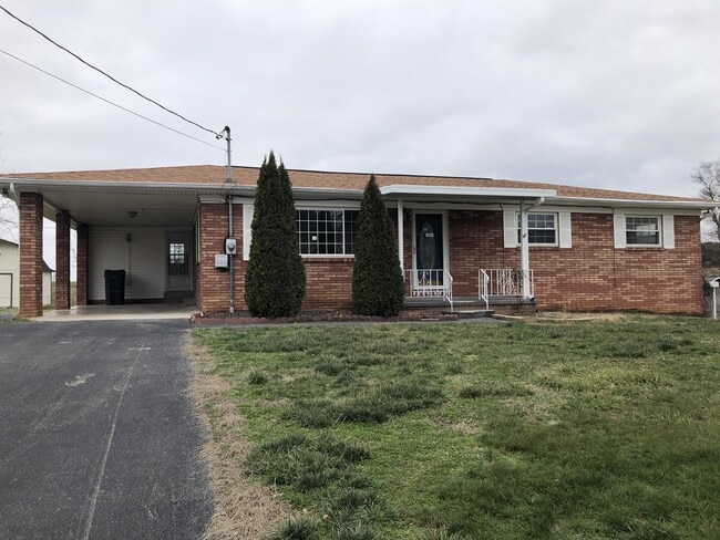 218 Britton Dr in Talbott, TN - Building Photo - Building Photo