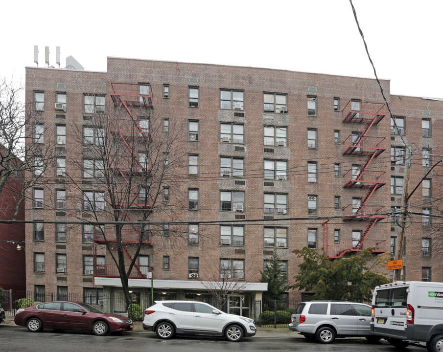 Stoneridge Apartments in Flushing, NY - Building Photo