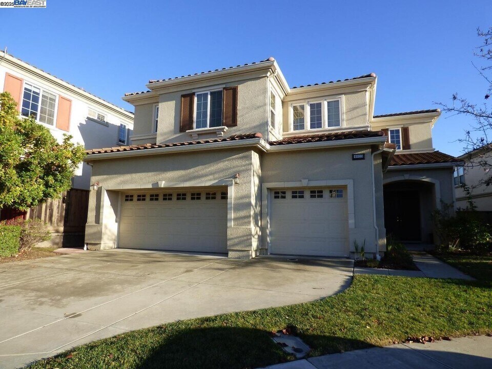 4923 Grayhawk Ct in Dublin, CA - Building Photo