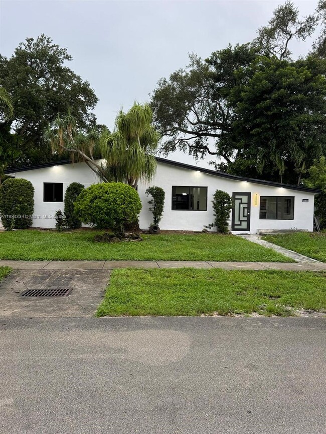 4120 SW 31st Dr in West Park, FL - Building Photo - Building Photo