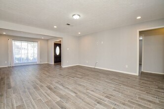 9215 Sharpcrest St in Houston, TX - Building Photo - Building Photo