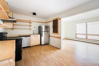 1575 Cherboneau Pl in Detroit, MI - Foto de edificio - Building Photo