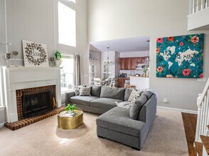 10301 Rougemont Ln in Charlotte, NC - Foto de edificio - Building Photo