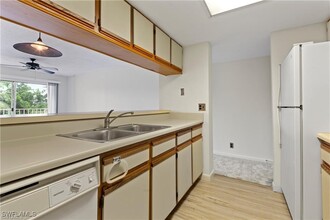 2875 Palm Beach Blvd in Ft. Myers, FL - Building Photo - Building Photo