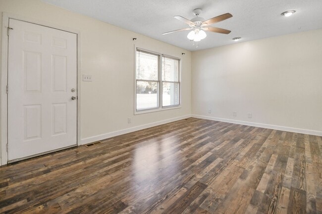 216 Bob White Dr in Clarksville, TN - Building Photo - Building Photo