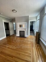 146 Walnut St in Manchester, NH - Building Photo