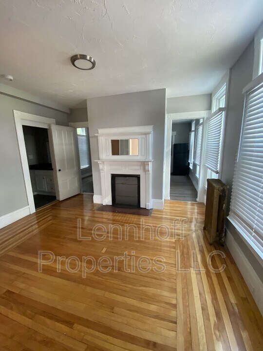 146 Walnut St in Manchester, NH - Building Photo