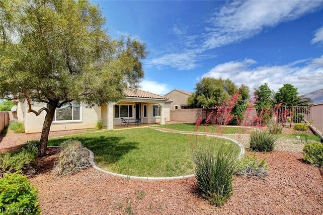 8216 Imperial Lakes St in Las Vegas, NV - Building Photo - Building Photo