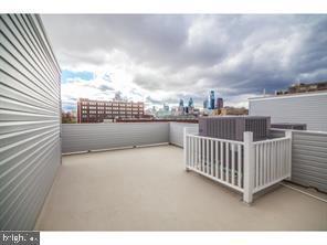 1008 Mt Vernon St in Philadelphia, PA - Building Photo - Building Photo