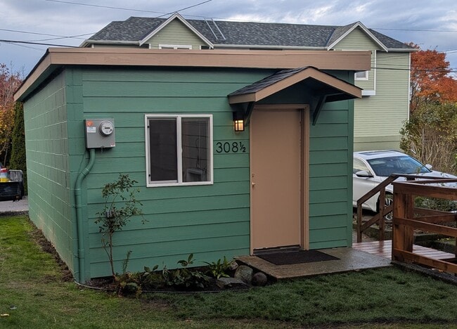 308 1/2 5th Ave S, Unit Edmonds Studio