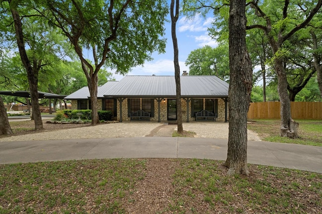 273 Leafy Hollow Ln in McGregor, TX - Building Photo - Building Photo