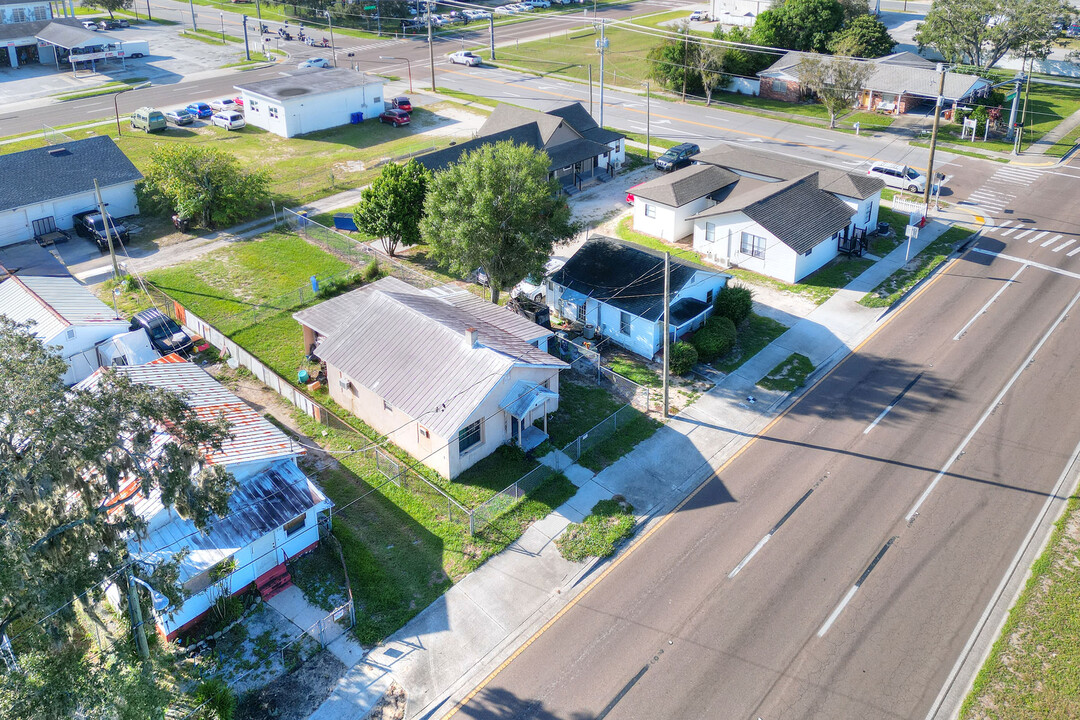 19 W Eagle Ave in Eagle Lake, FL - Building Photo