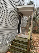 153 Whiting Ave in Williamsburg, VA - Building Photo