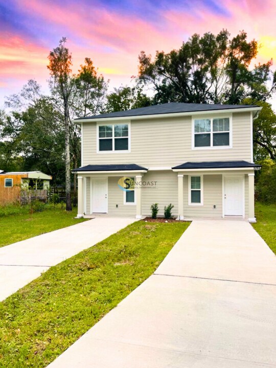 1242 Mull St in Jacksonville, FL - Building Photo
