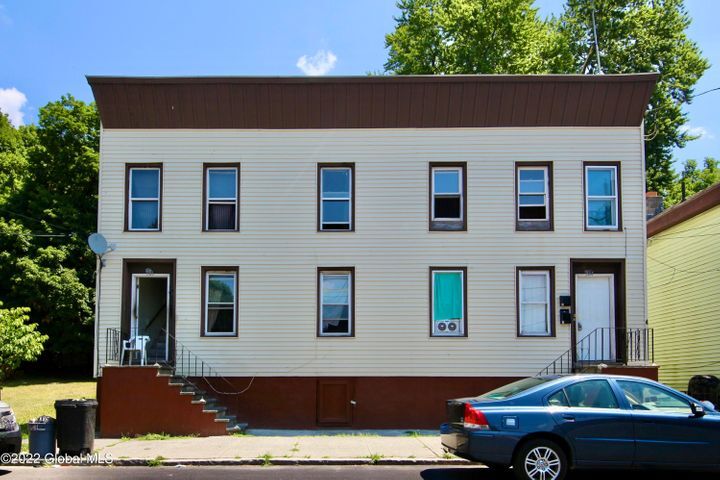 382 10th St in Troy, NY - Building Photo