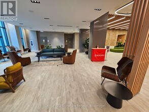 2485 Eglinton Ave W in Mississauga, ON - Building Photo - Building Photo