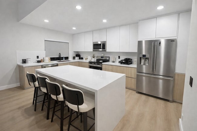 6538 NW 170th Ln in Hialeah, FL - Building Photo - Building Photo