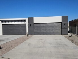 199 Hacienda Loop in Bullhead City, AZ - Building Photo