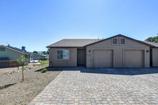 7105 E Dodge Cir in Prescott Valley, AZ - Building Photo