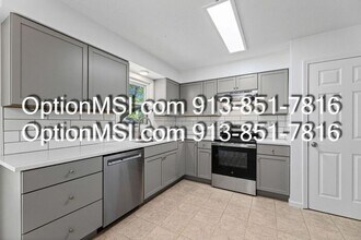 9005 Hunter St in Kansas City, MO - Building Photo - Building Photo