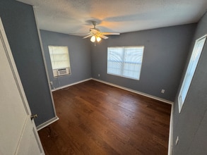 1700 Avenue H in Bay City, TX - Building Photo - Building Photo