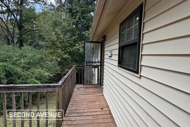 1701 5th Way NW in Center Point, AL - Foto de edificio - Building Photo