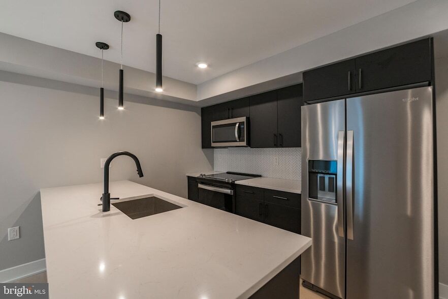 6604 Ridge Ave, Unit UNIT 504 in Philadelphia, PA - Building Photo